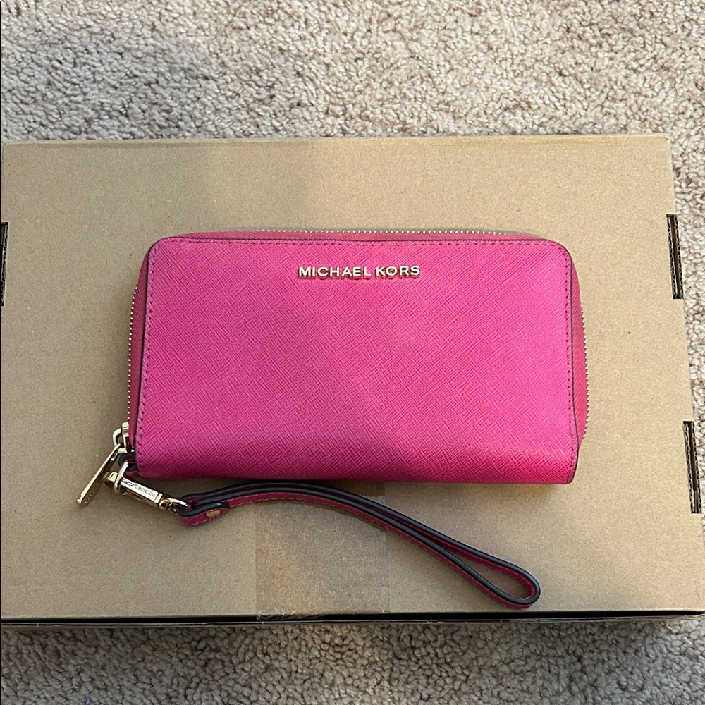 Michael Kors Fuchsia Wristlet